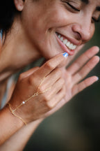 Hand Chain with Small Pearl