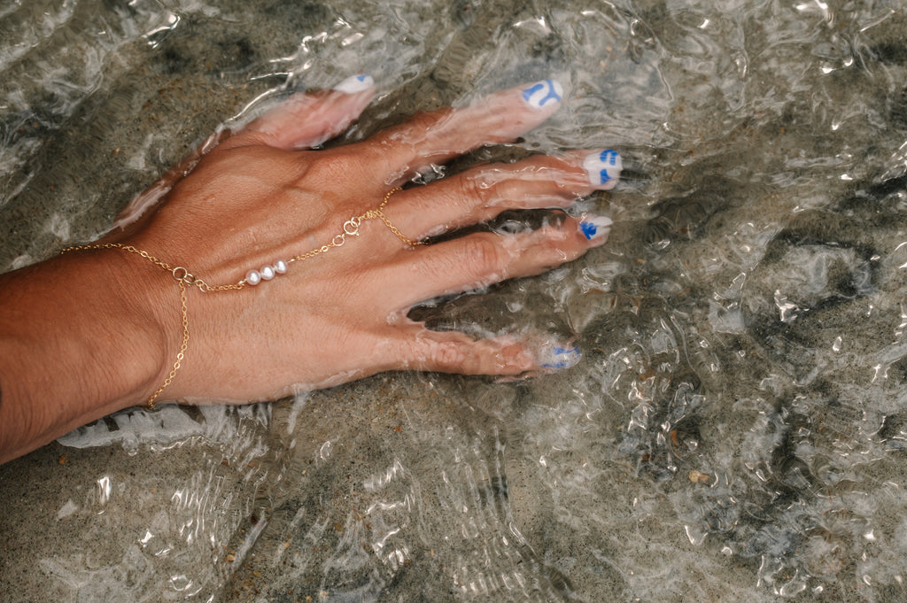 Hand Chain Triple Pearl