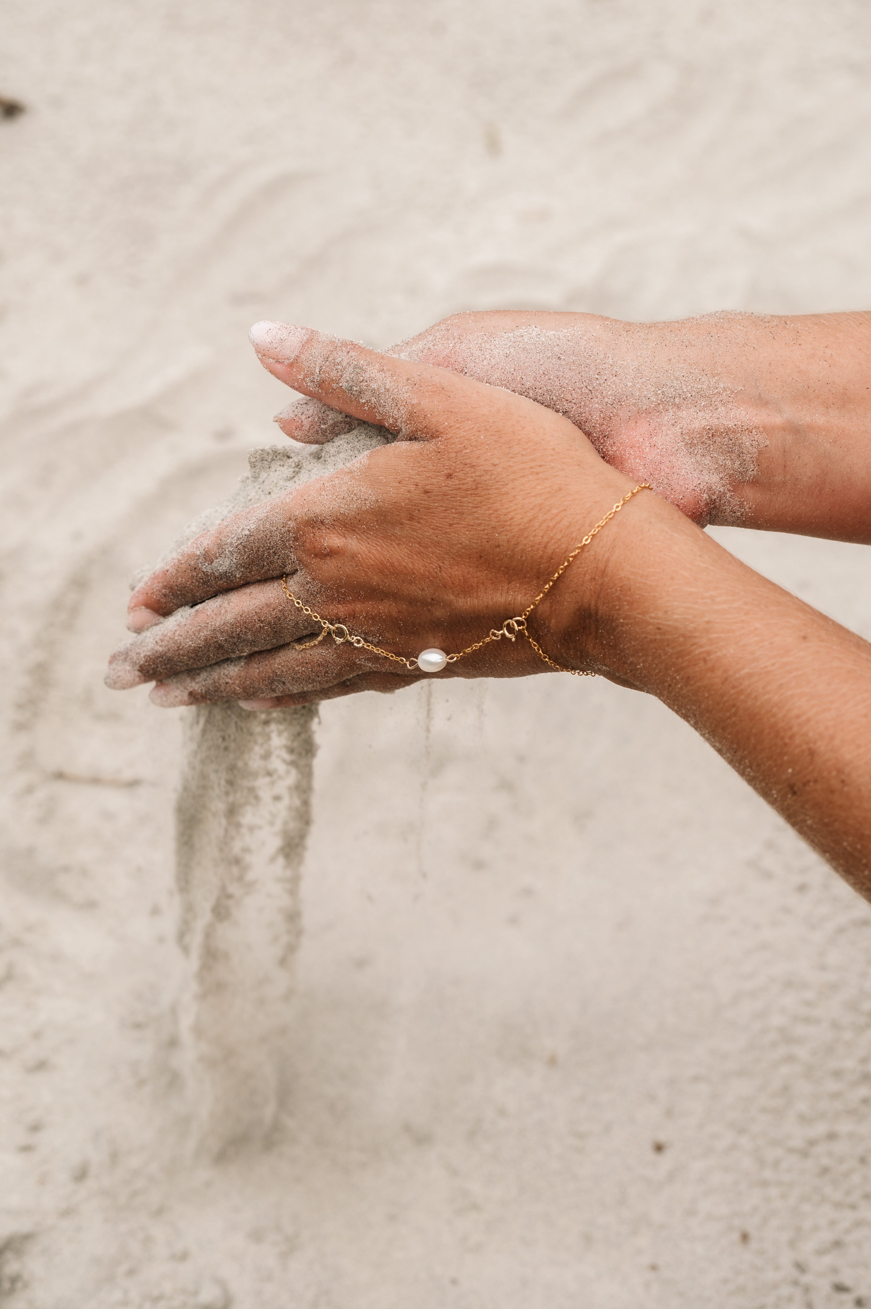 Hand Chain Single Pearl